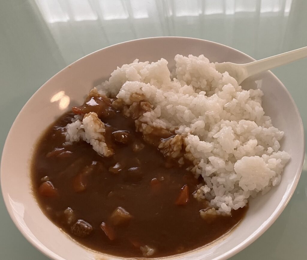 アルファ米とカレーの画像
