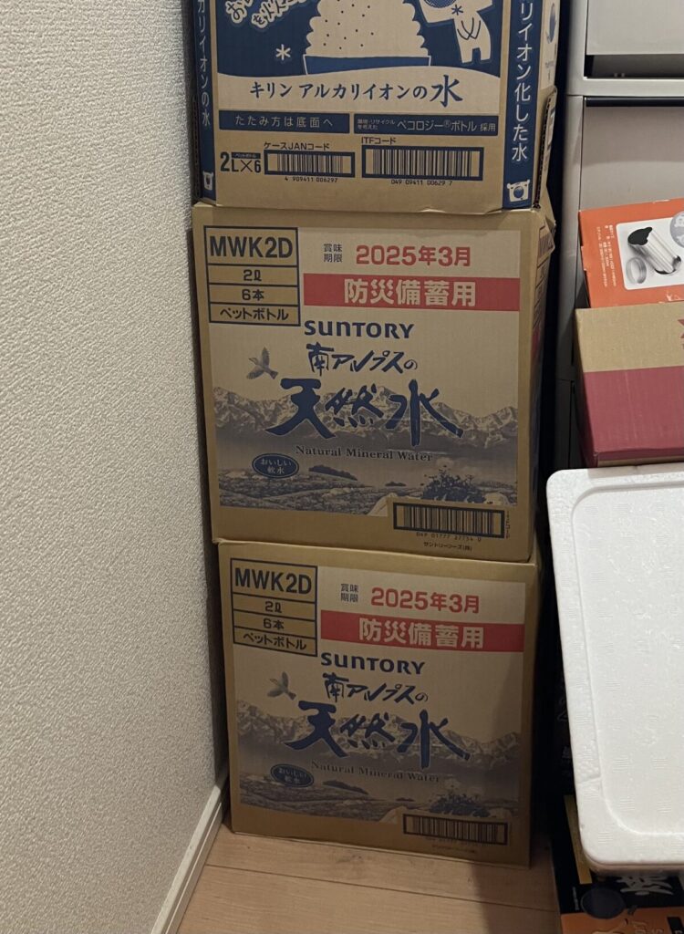 備蓄の飲料水の写真画像